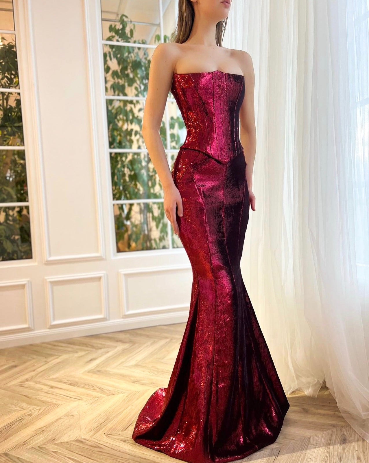 Red mermaid dress with no sleeves