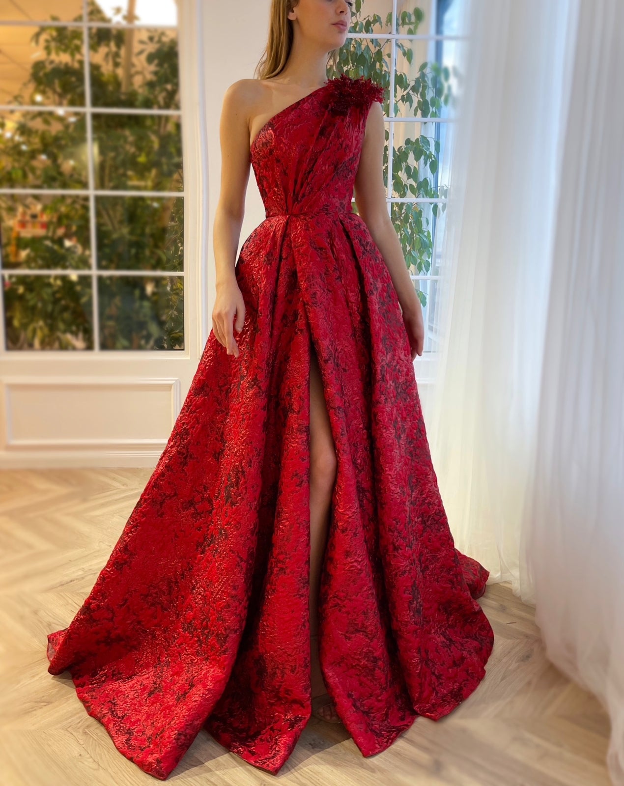 Red A-Line dress with embroidery and one shoulder sleeve