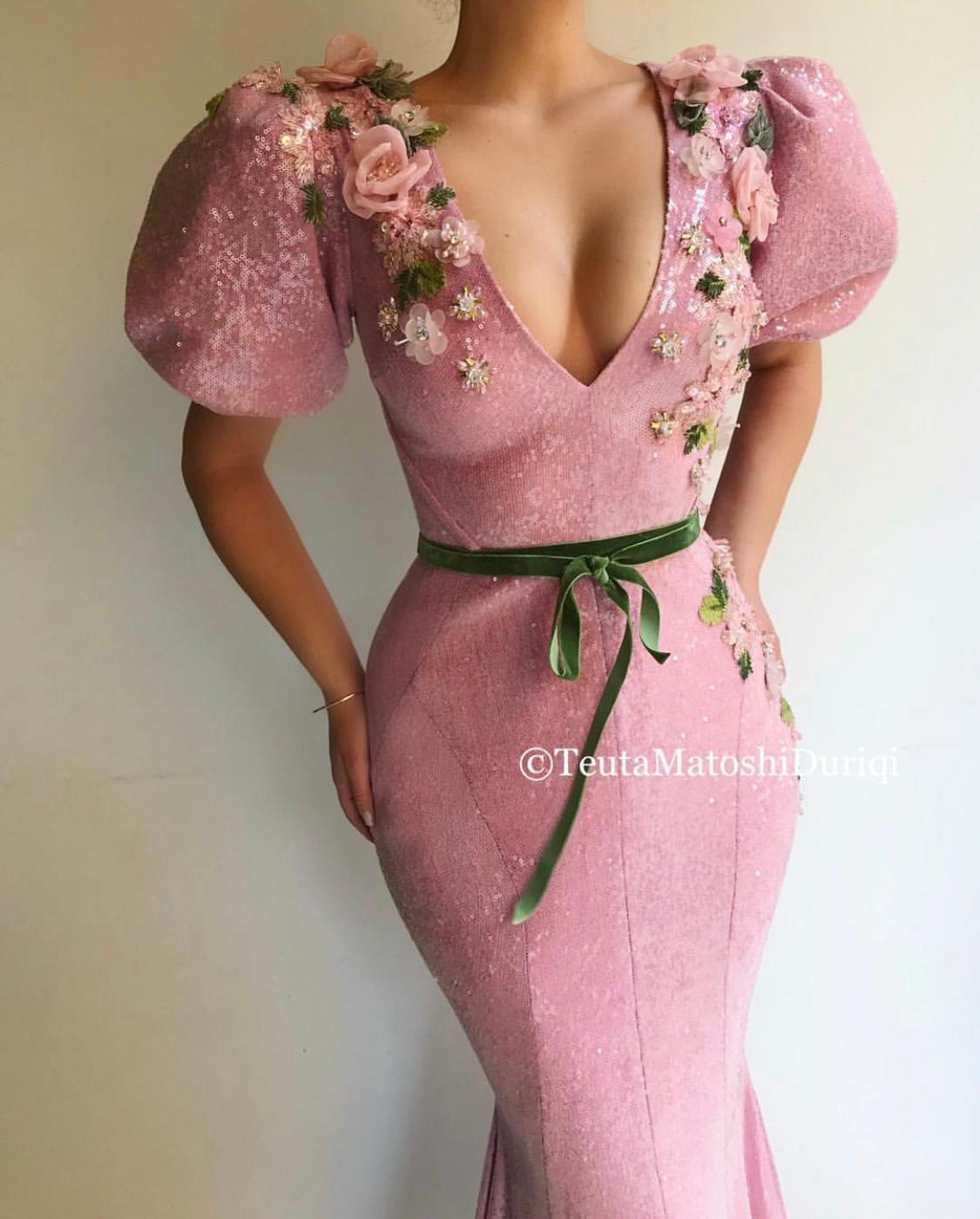 Pink mermaid dress with short sleeves, v-neck and embroidery