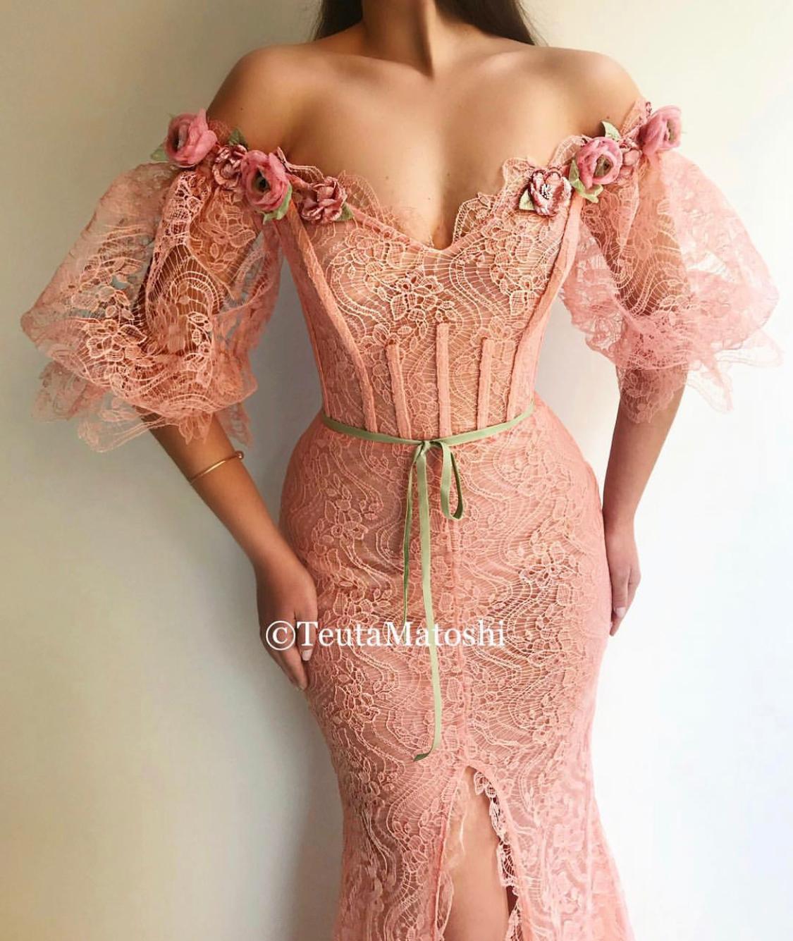 Pink mermaid dress with embroidery and short sleeves
