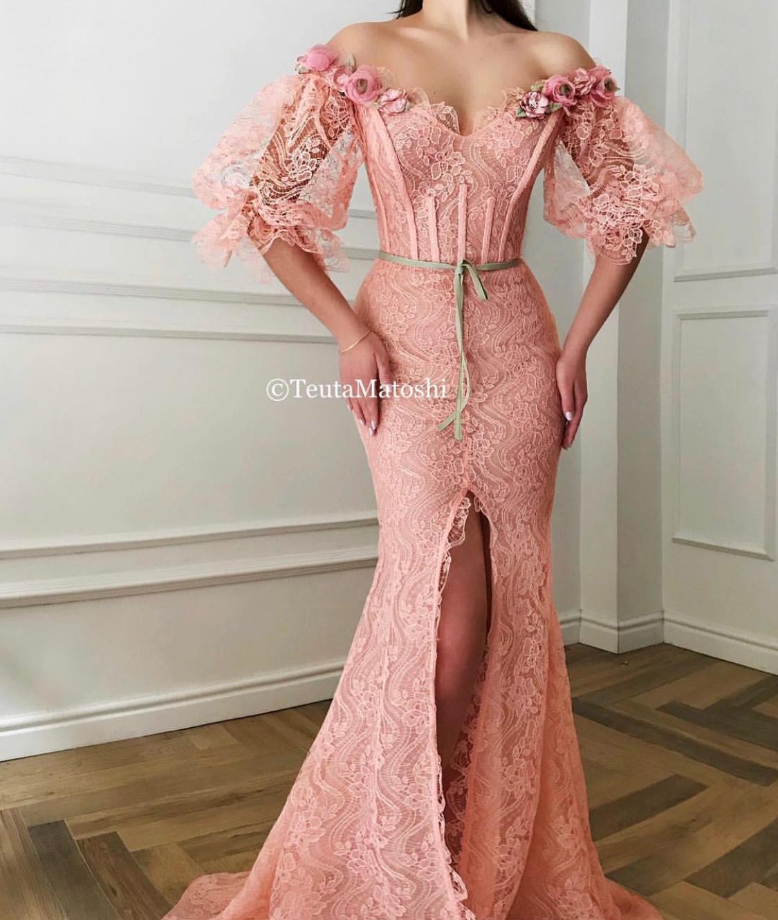 Pink mermaid dress with embroidery and short sleeves