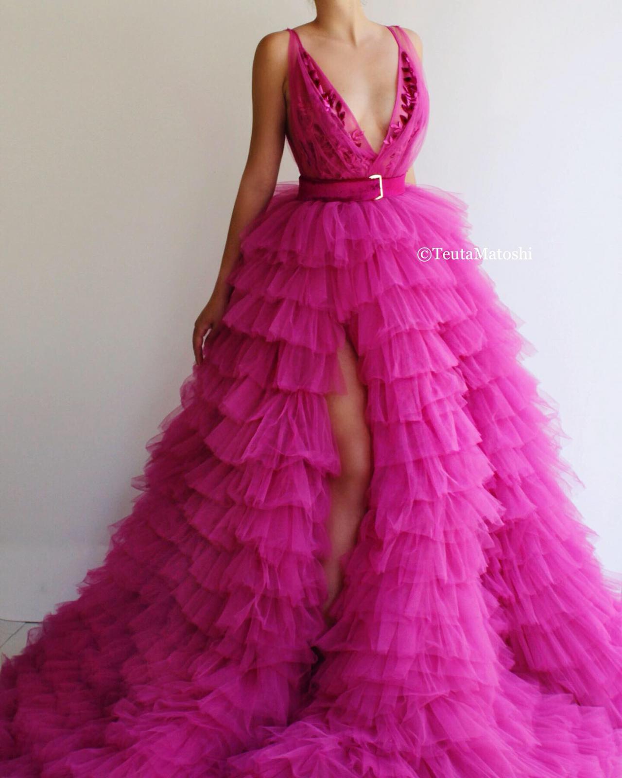 Pink A-Line dress with belt, v-neck, no sleeves and embroidery