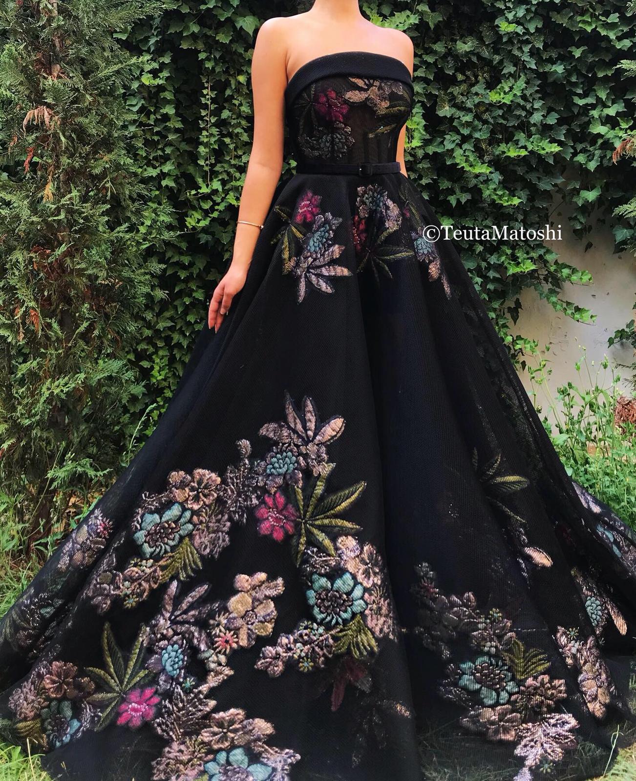 Black A-Line dress with belt, no sleeves and embroidery