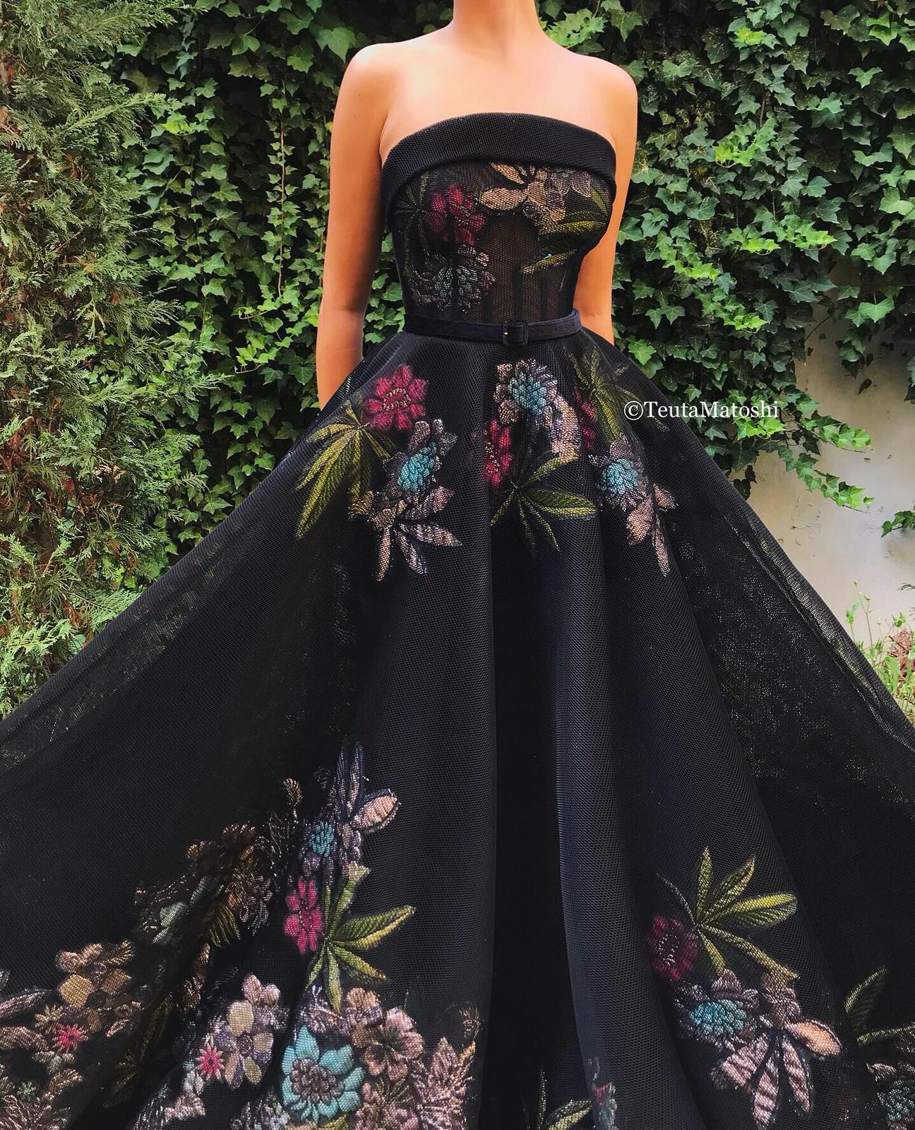 Black A-Line dress with belt, no sleeves and embroidery