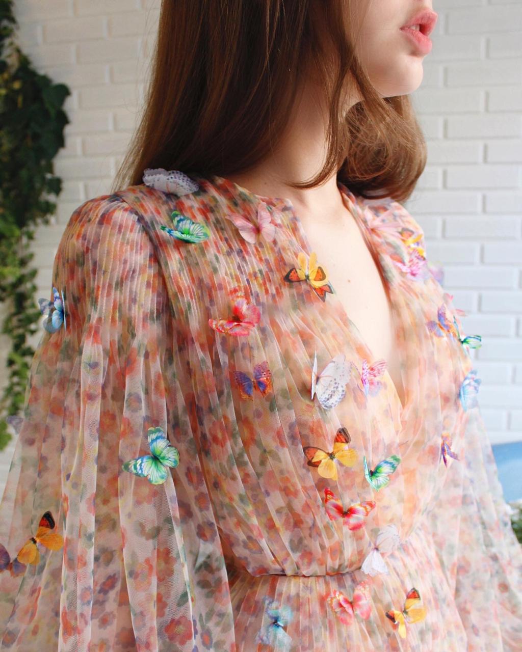 Colorful A-Line dress with v-neck and embroidery