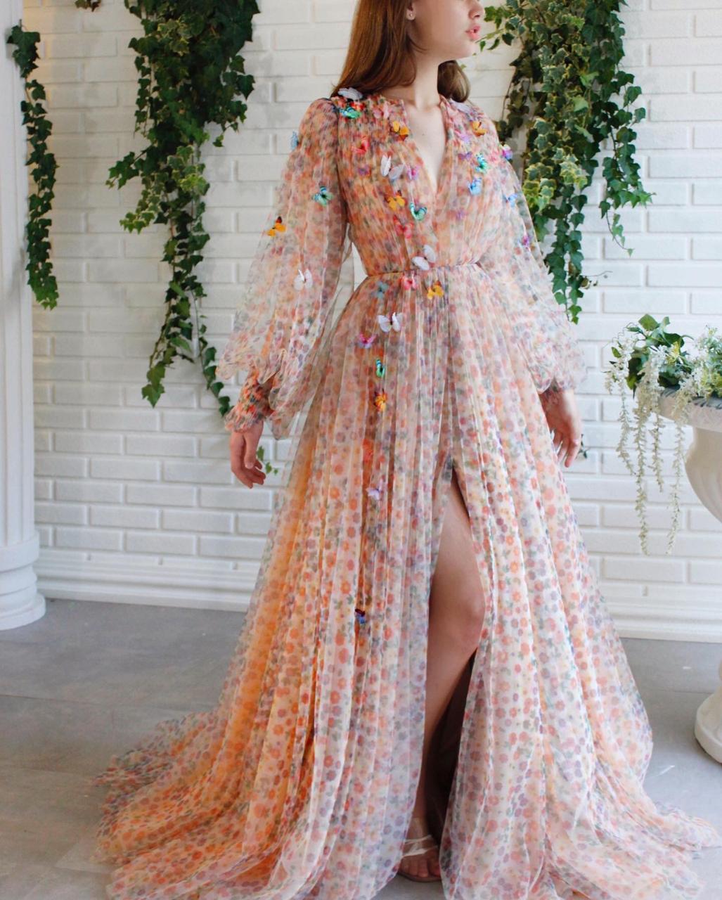 Colorful A-Line dress with v-neck and embroidery