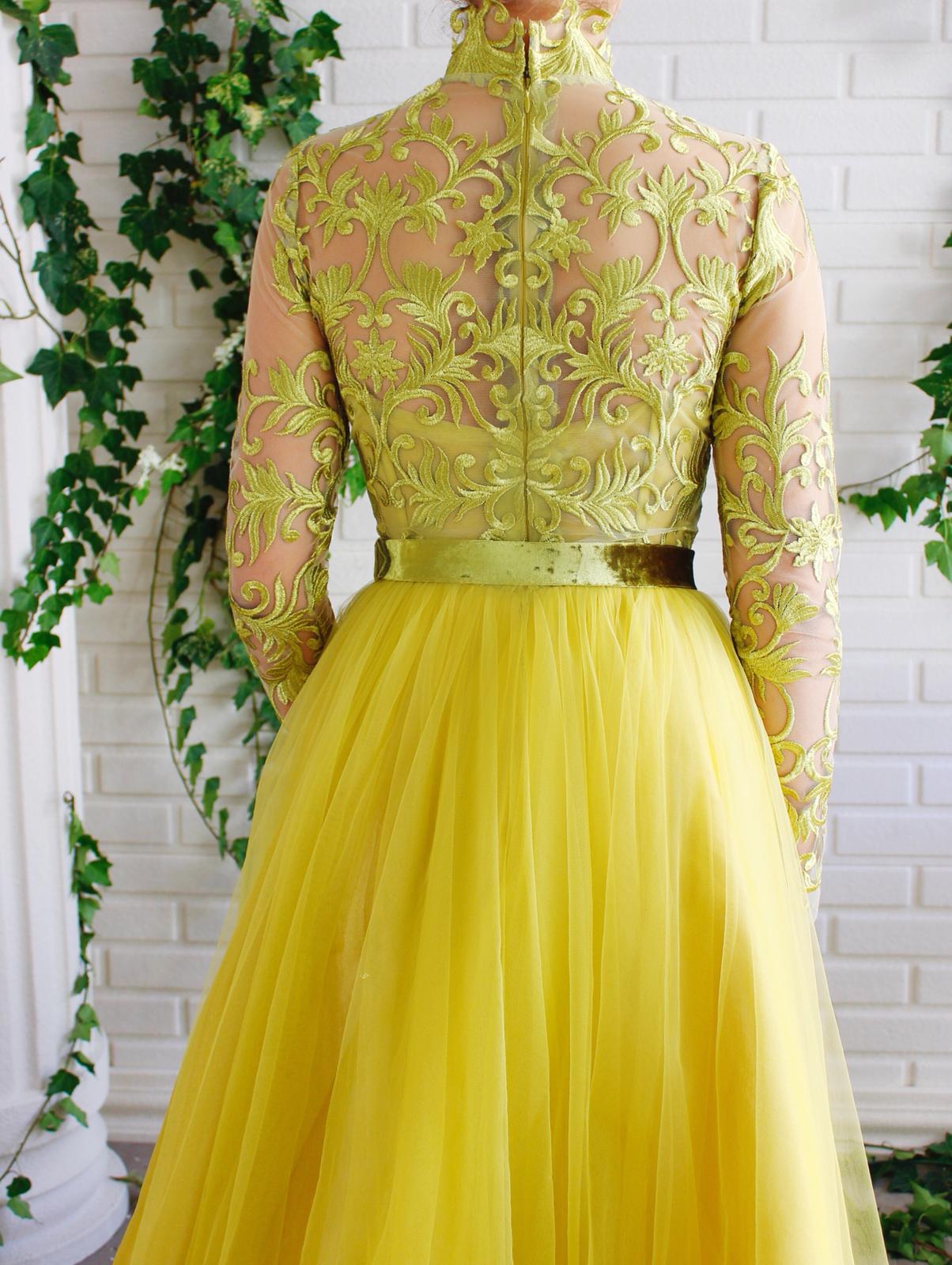 Yellow A-Line dress with belt, embroidery and long sleeves