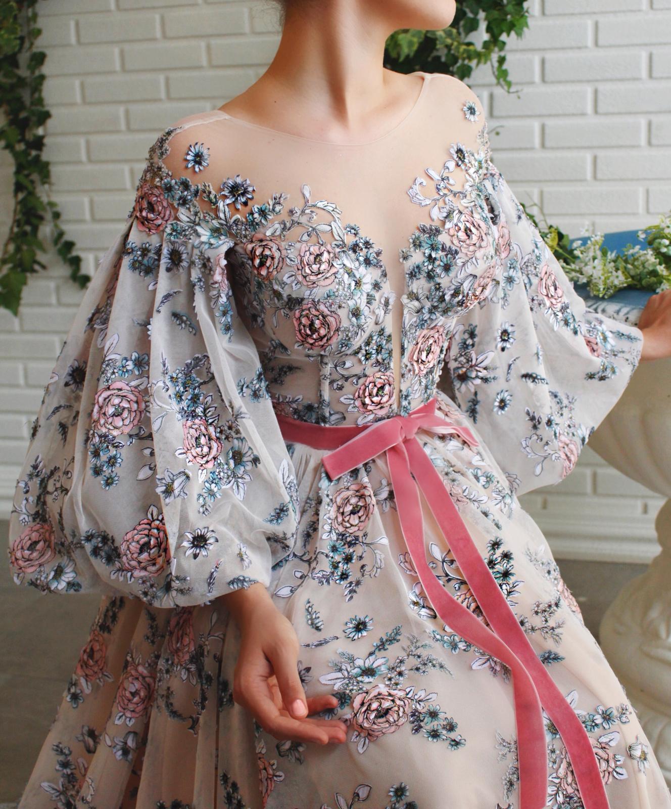 Colorful A-Line dress with long sleeves and embroidery