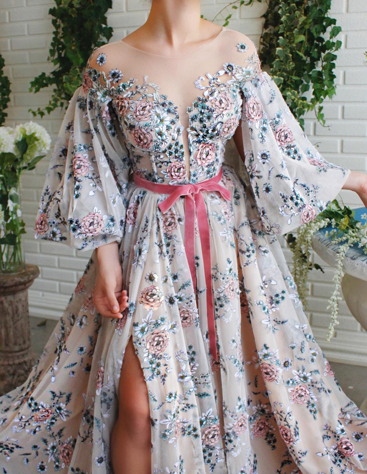 Colorful A-Line dress with long sleeves and embroidery