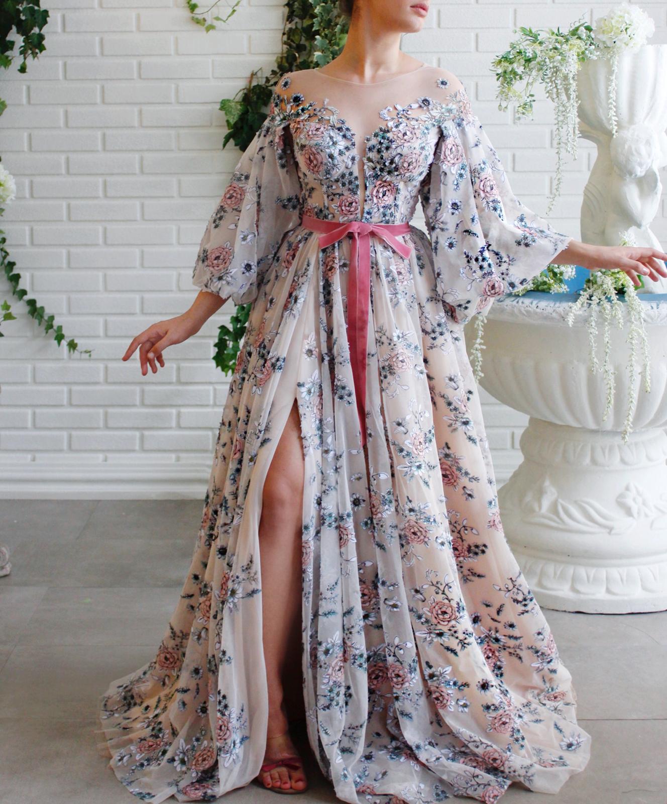 Colorful A-Line dress with long sleeves and embroidery