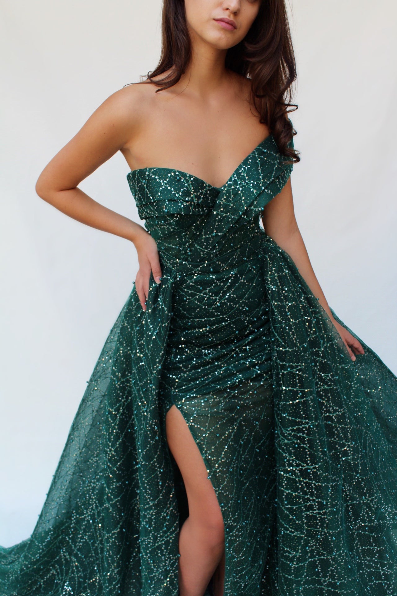 Green overskirt dress with one shoulder sleeve