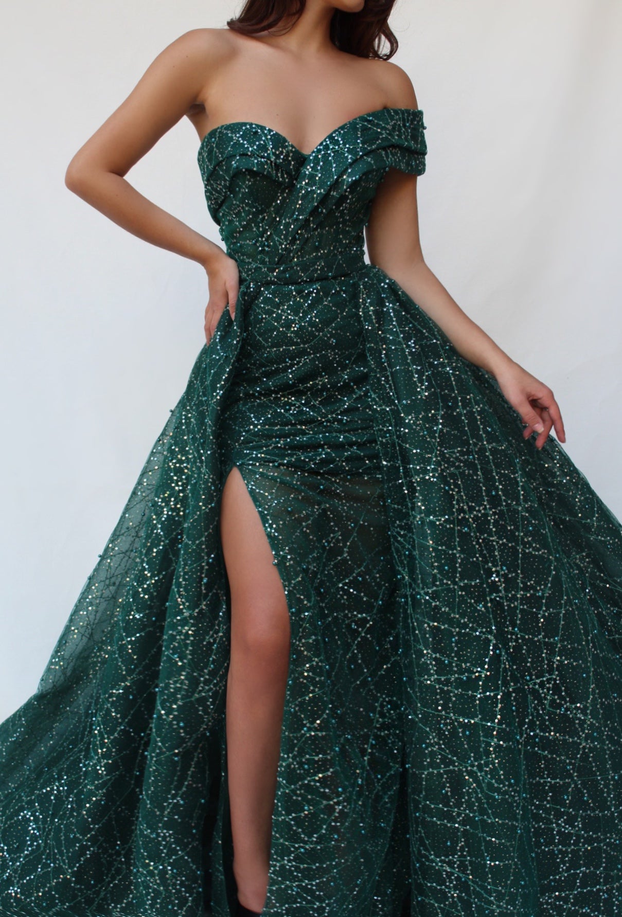Green overskirt dress with one shoulder sleeve