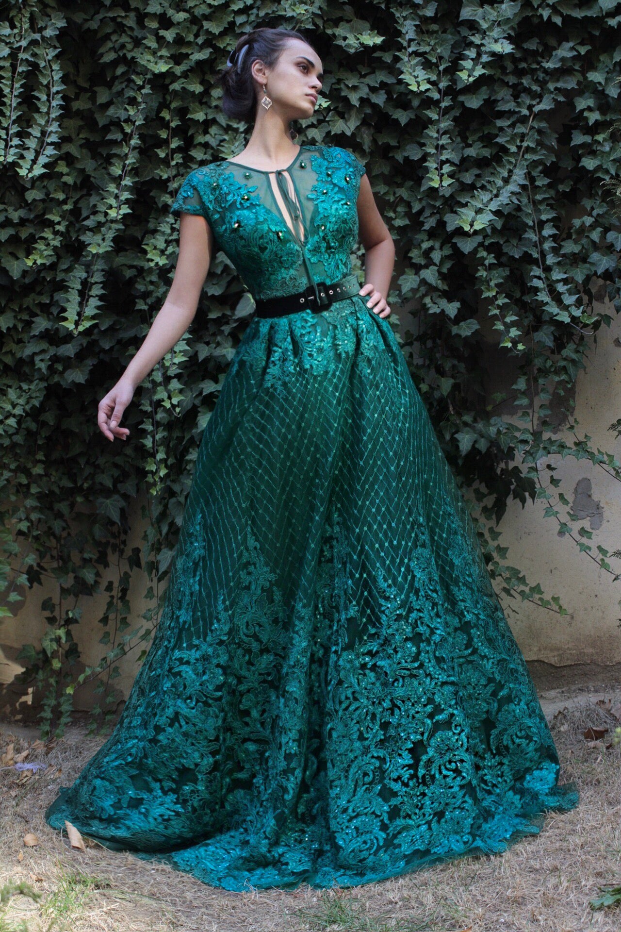 Green A-Line dress with belt, short sleeves and embroidery