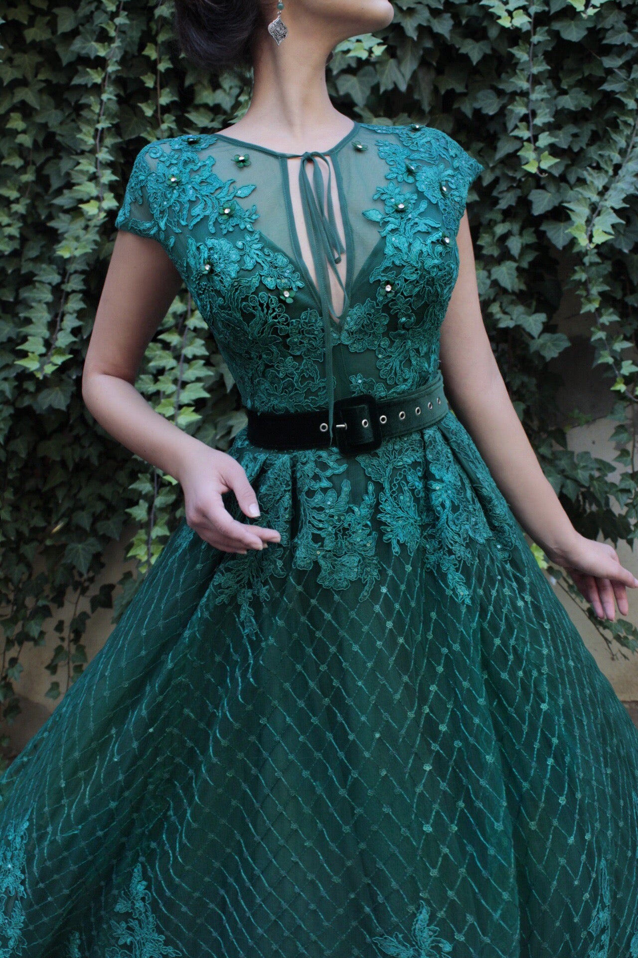 Green A-Line dress with belt, short sleeves and embroidery