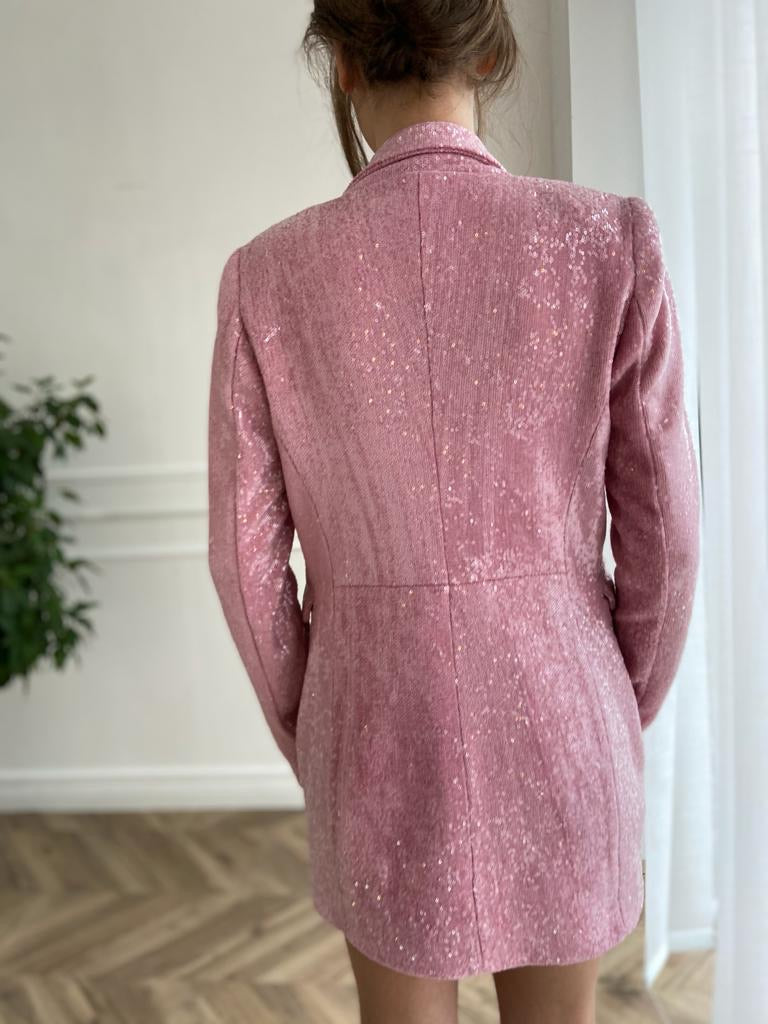 Pink blazer set with long sleeves and embroidery