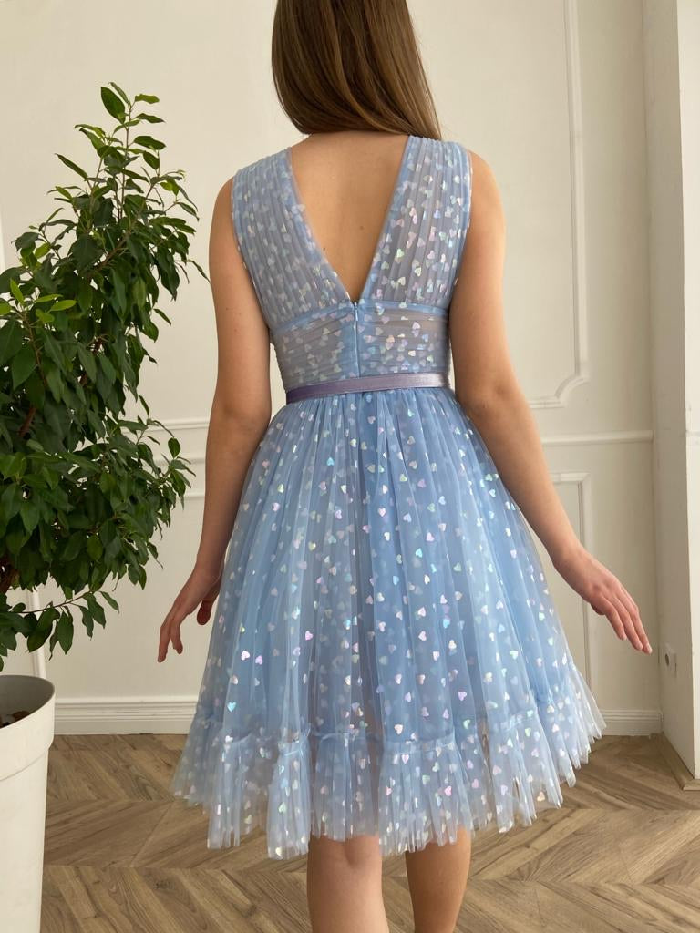 Blue mini dress with no sleeves, belt and hearty fabric