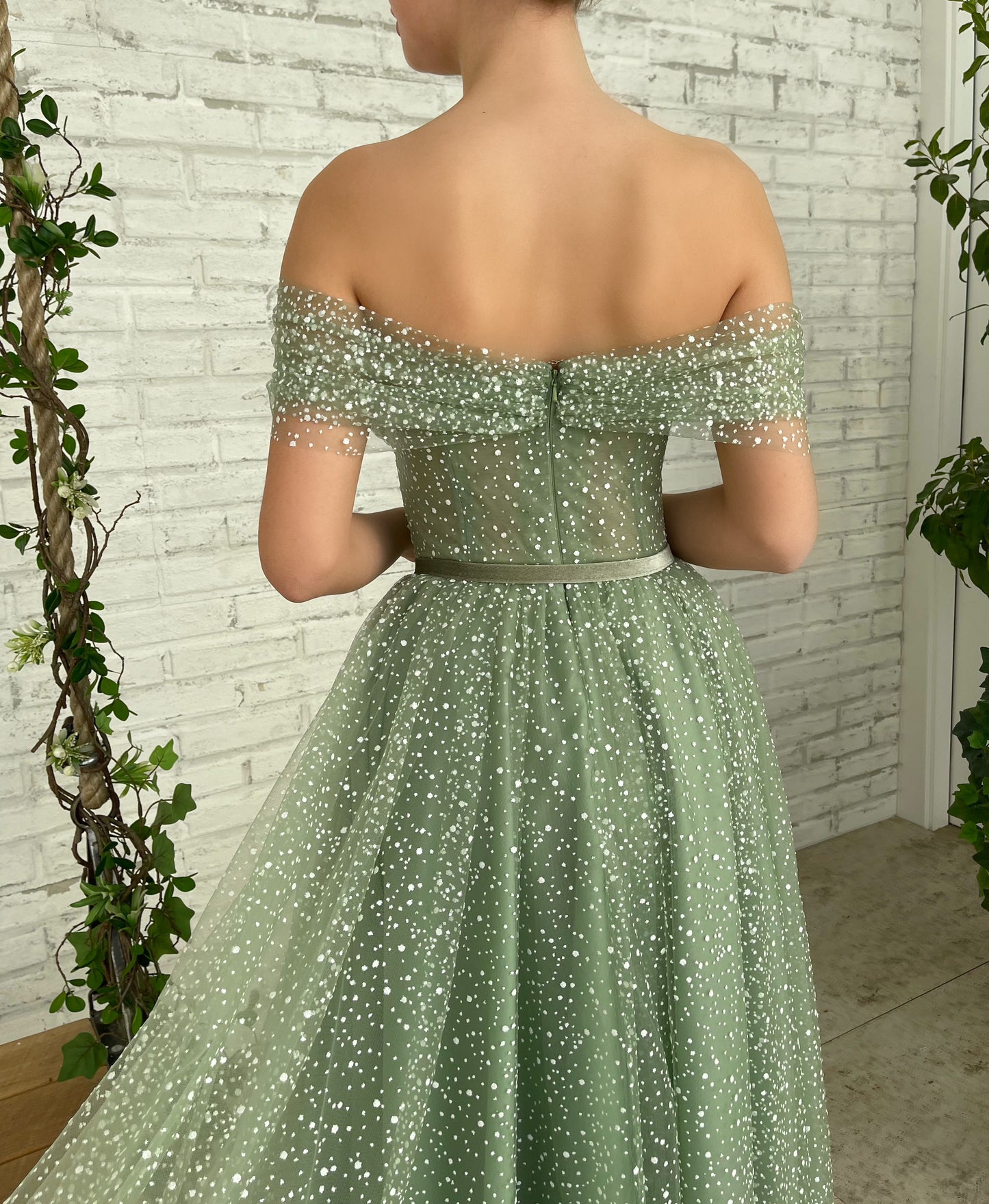 Green midi dress with belt and off the shoulder sleeves