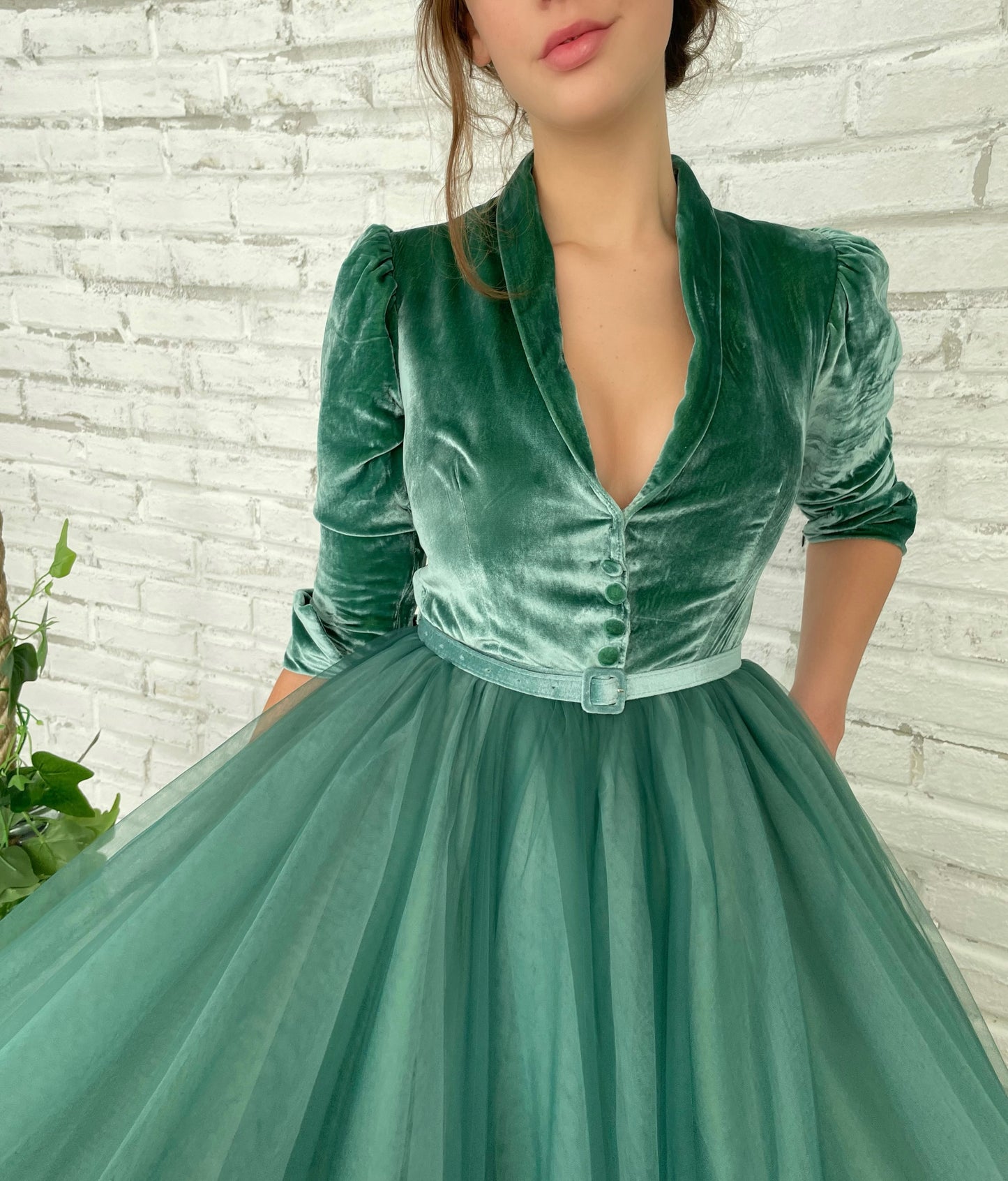 Green midi dress with belt and long sleeves