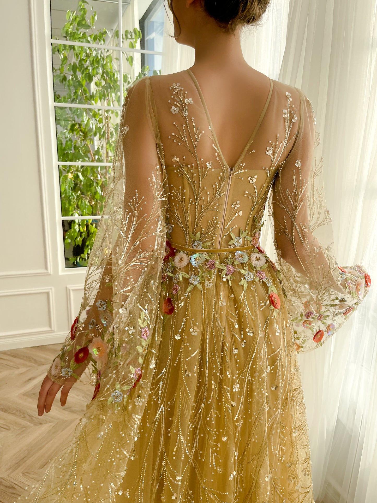 Gold A-Line dress with long sleeves, flowers and embroidery