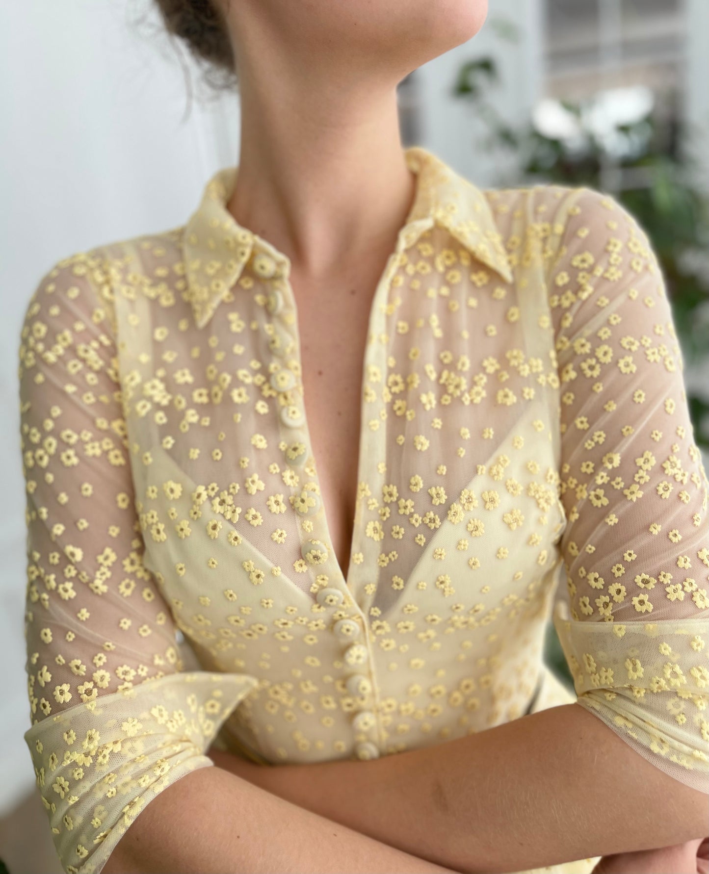 Yellow A-Line dress with short sleeves and belt