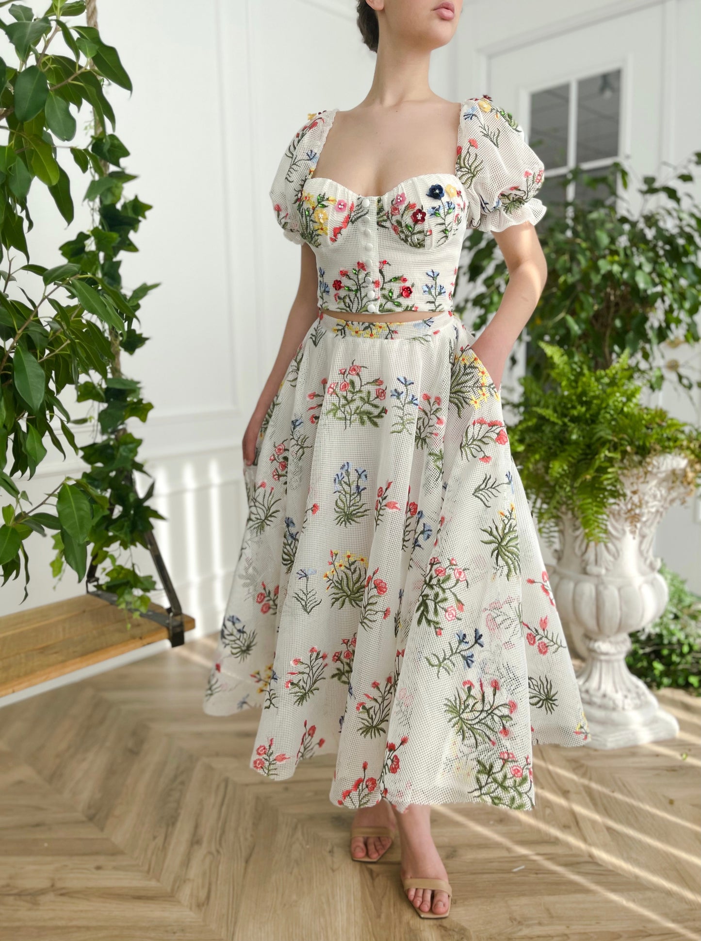 White two piece dress with embroidery and short sleeves