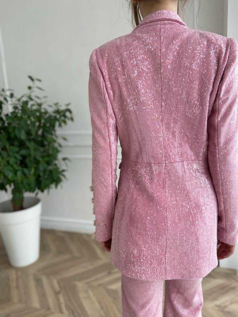 Pink blazer set with long sleeves and embroidery