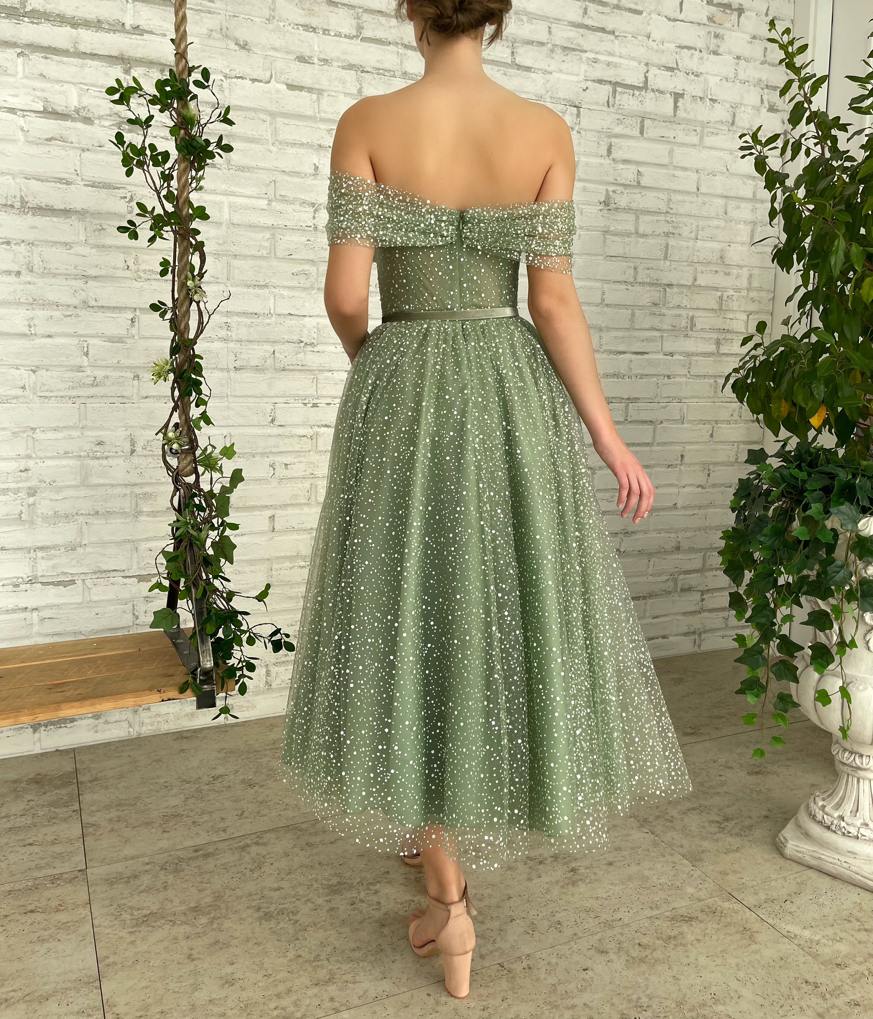 Green midi dress with belt and off the shoulder sleeves