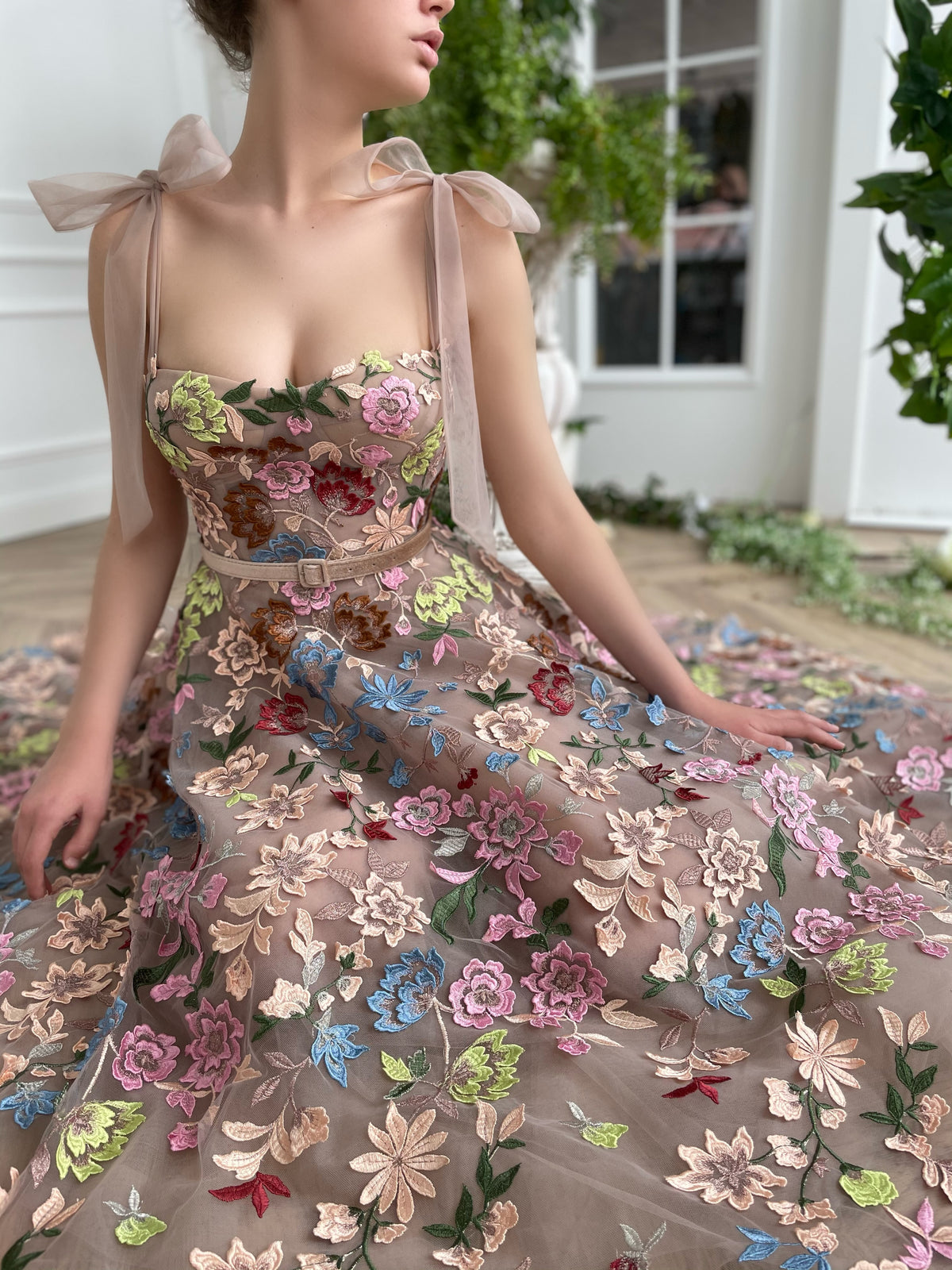 Colorful midi dress with belt, flowers and bow straps