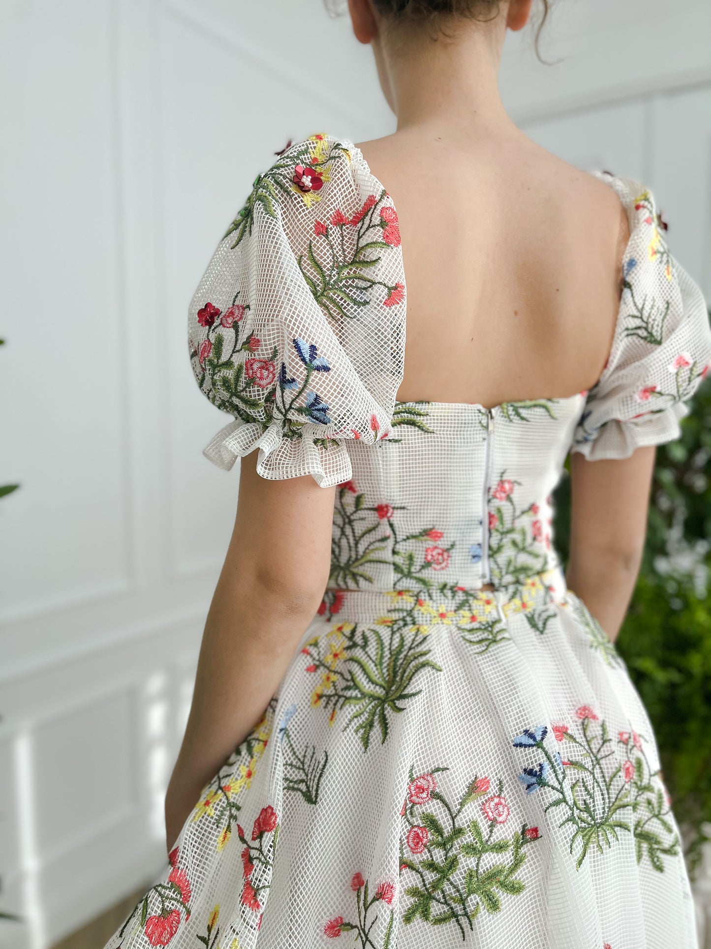 White two piece dress with embroidery and short sleeves