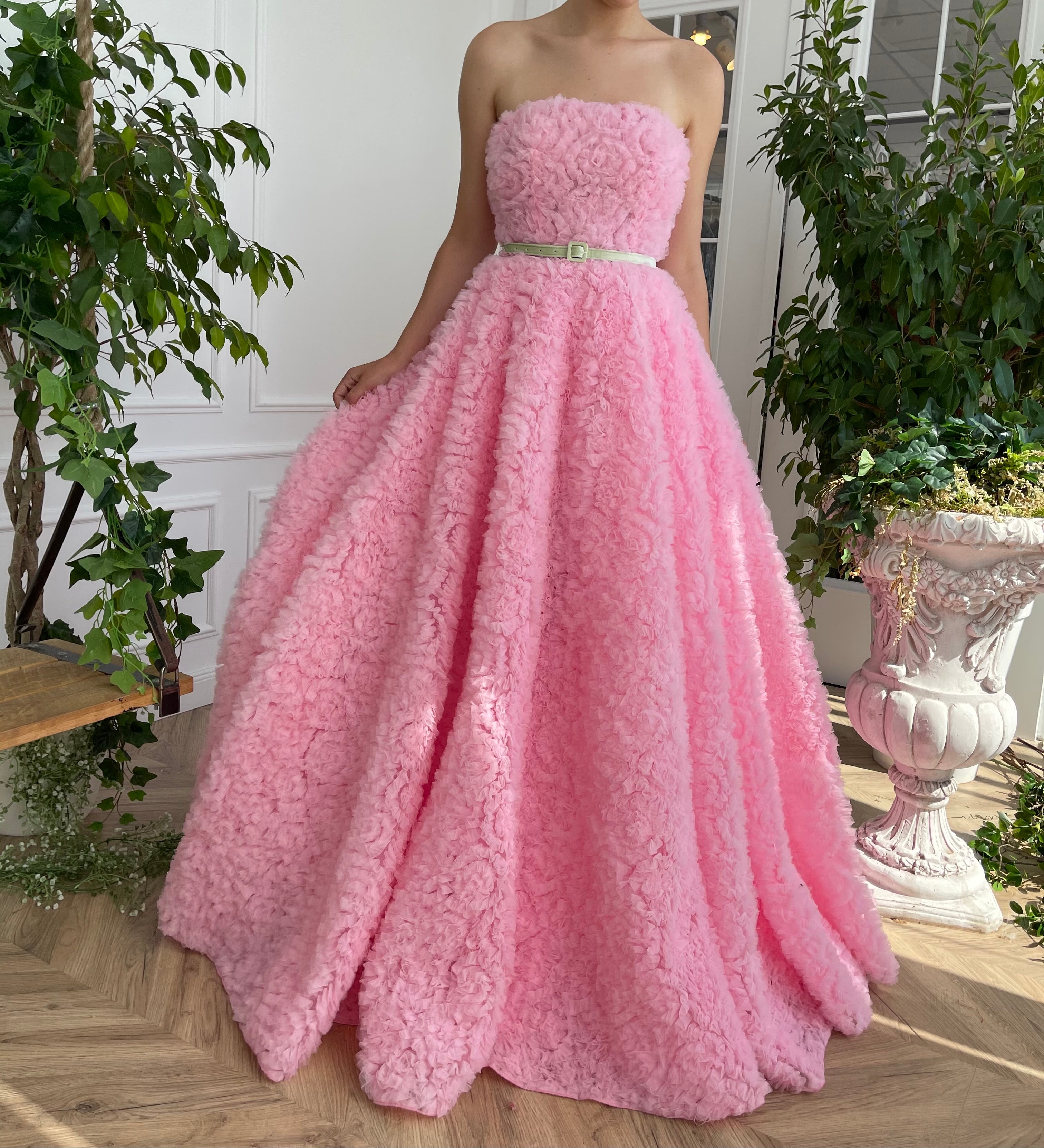 Pink A-Line dress with belt and no sleeves
