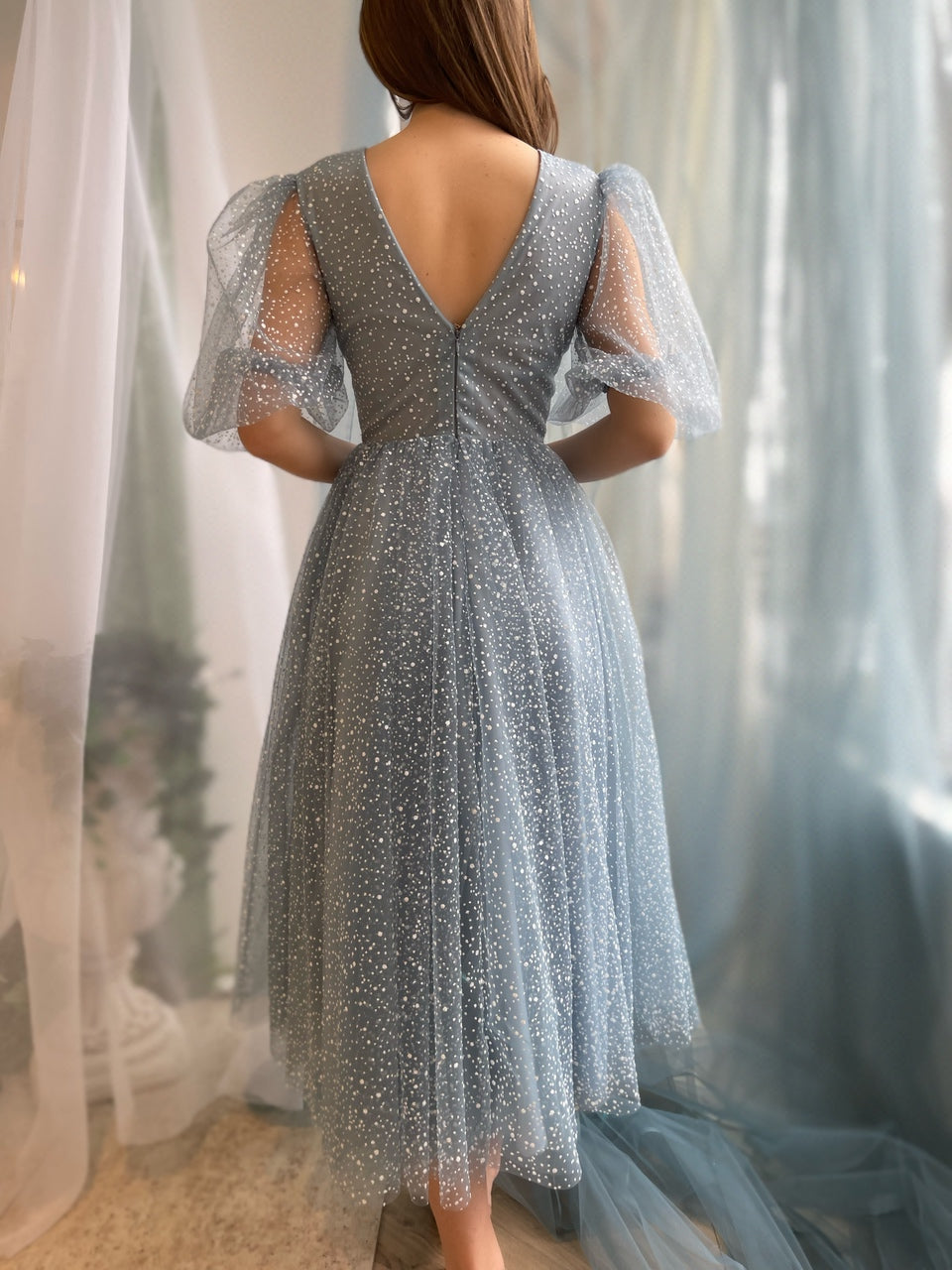 Blue midi dress with short sleeves and v-neck