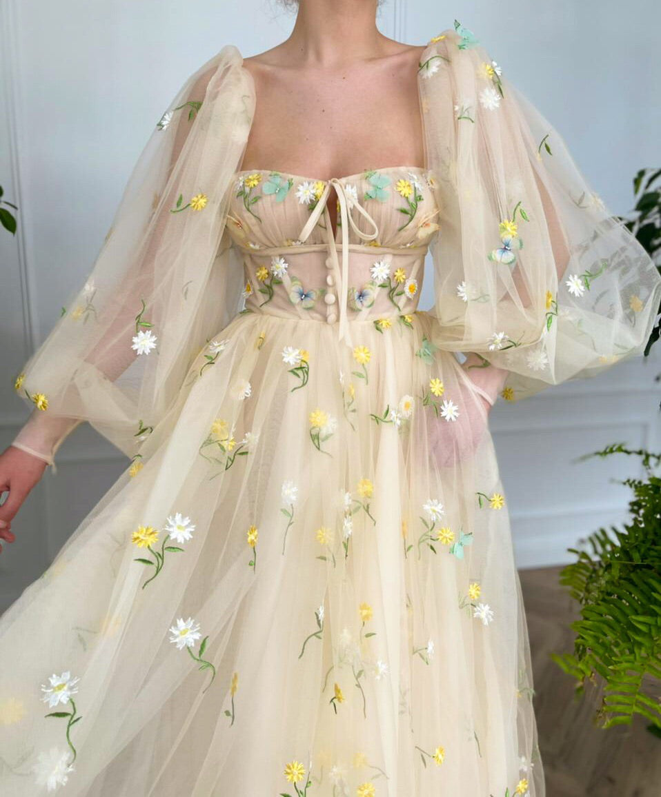 Beige midi dress with long sleeves and flowers