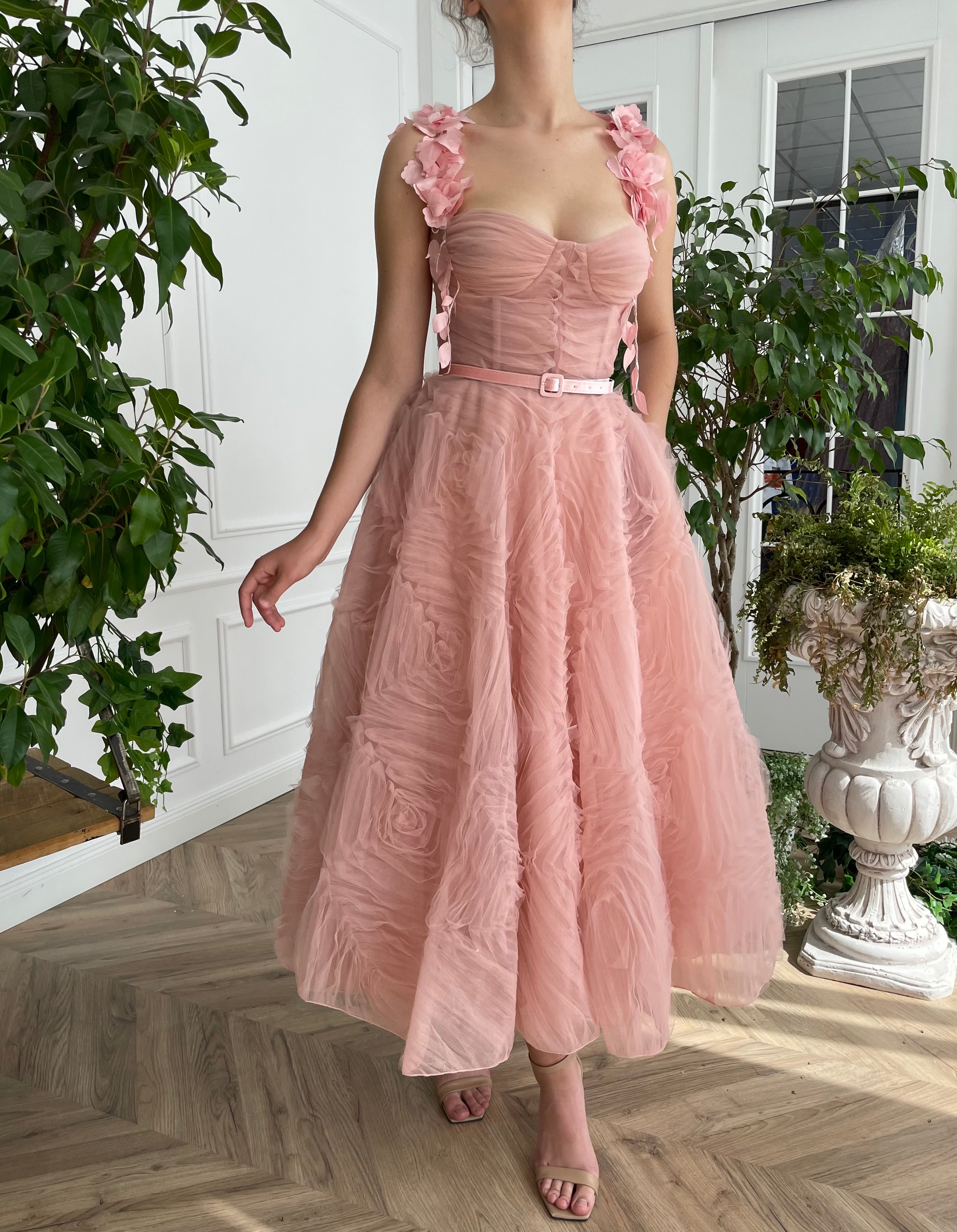 Pink midi dress with belt, embroidery and straps