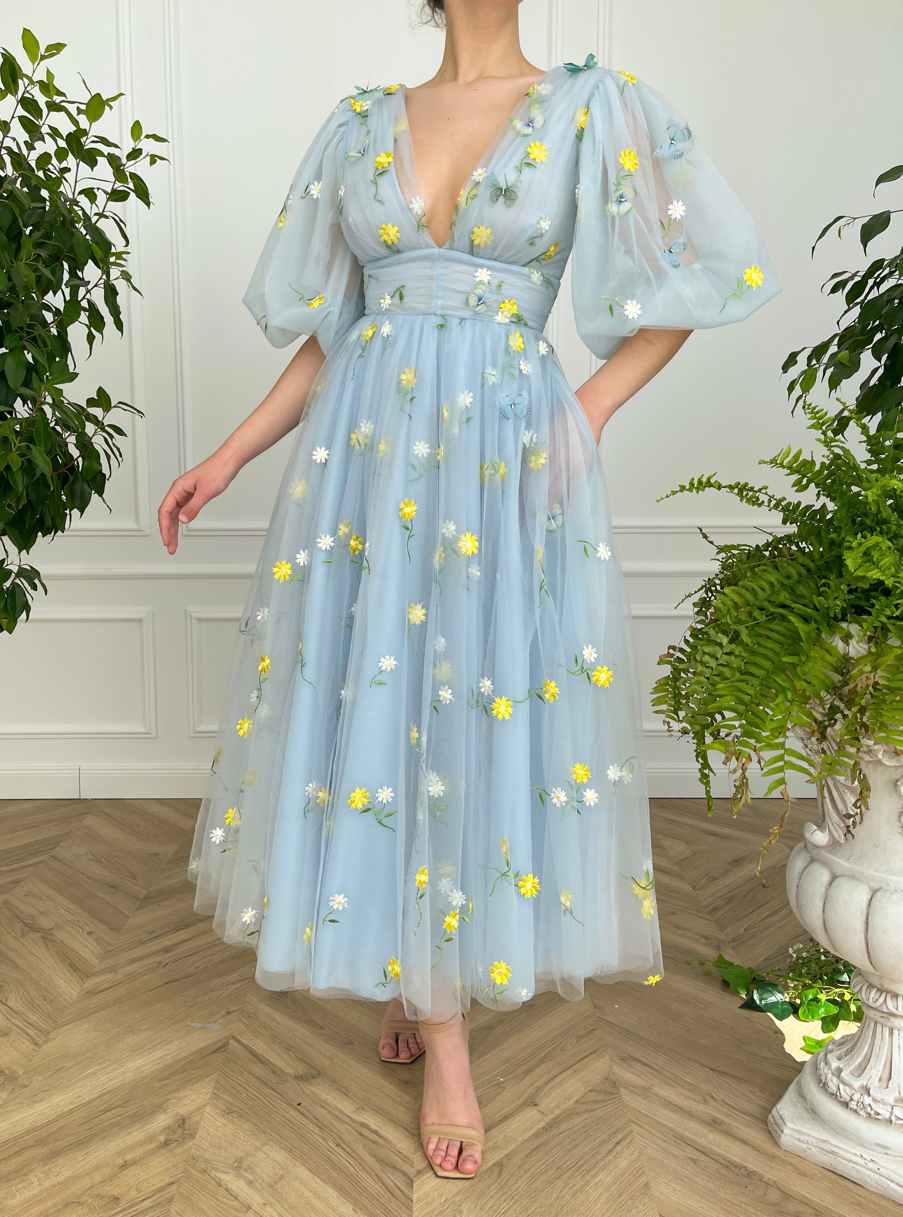 What is this style of dress called? With fitted bodice and loose bust? : r/findfashion What is this style of dress called? With fitted bodice and loose bust? : r/findfashion