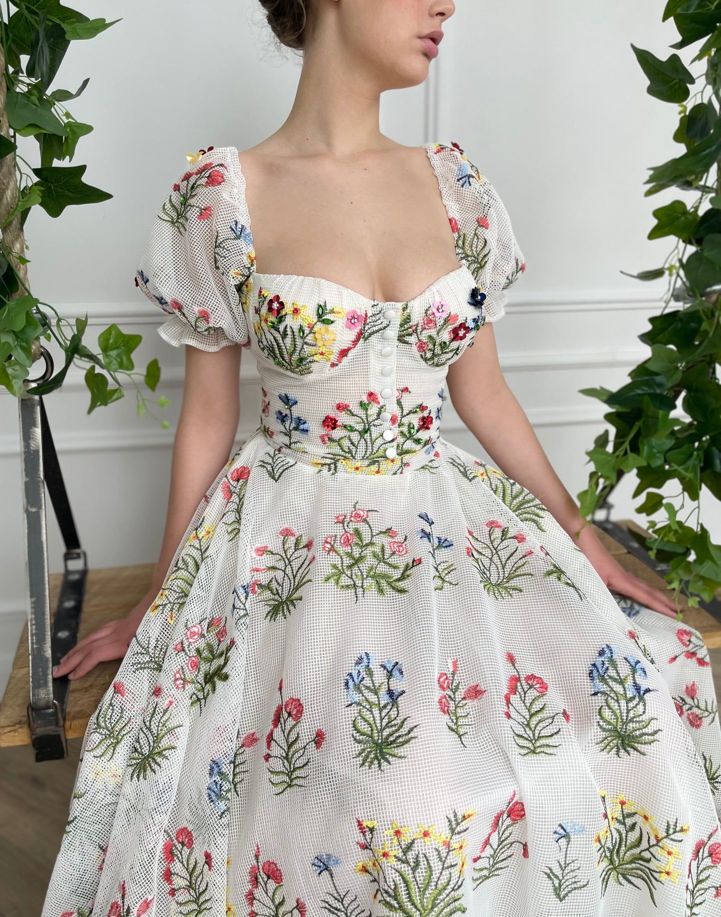 White two piece dress with embroidery and short sleeves