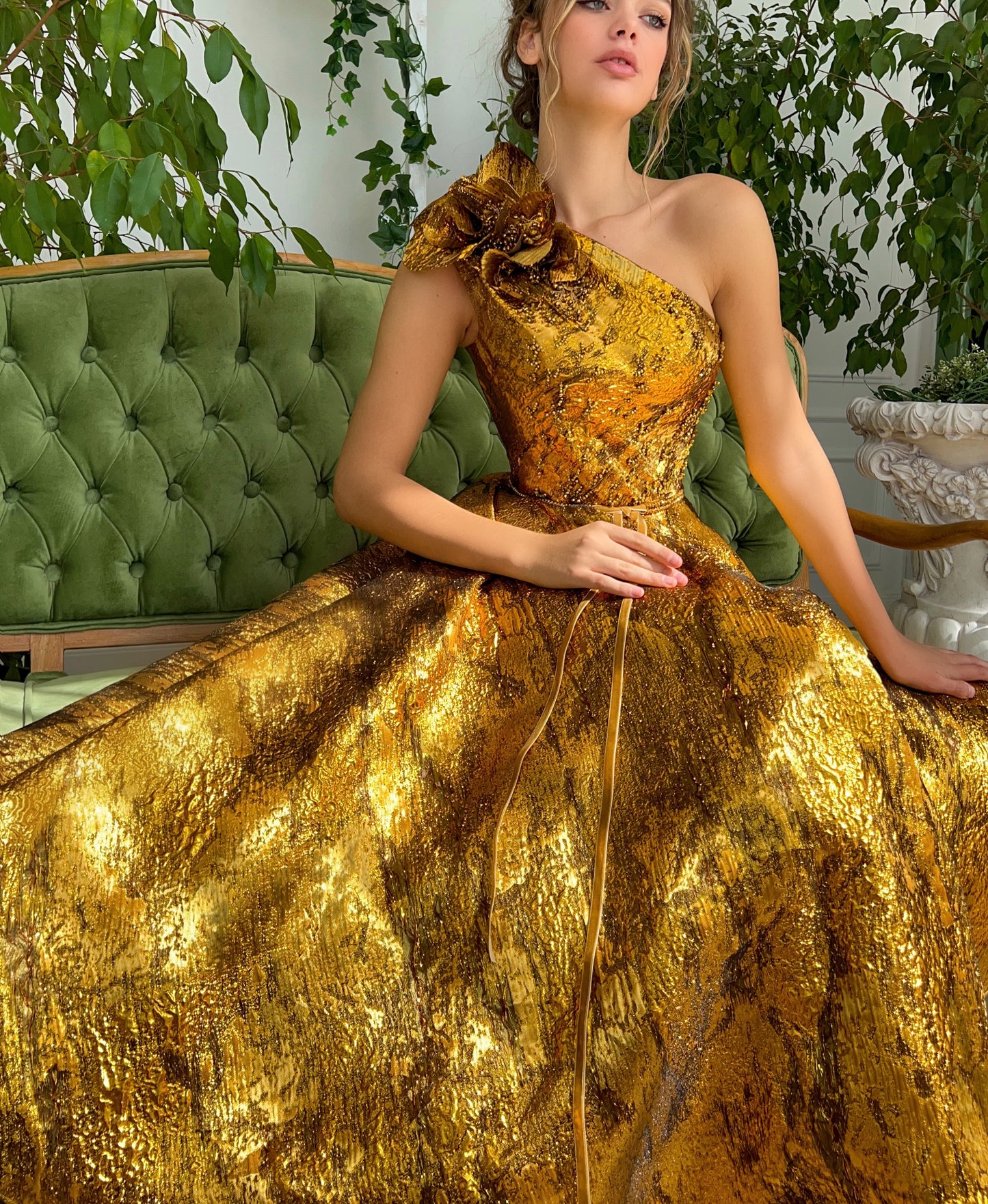 Gold midi dress with one shoulder sleeve and embroidery