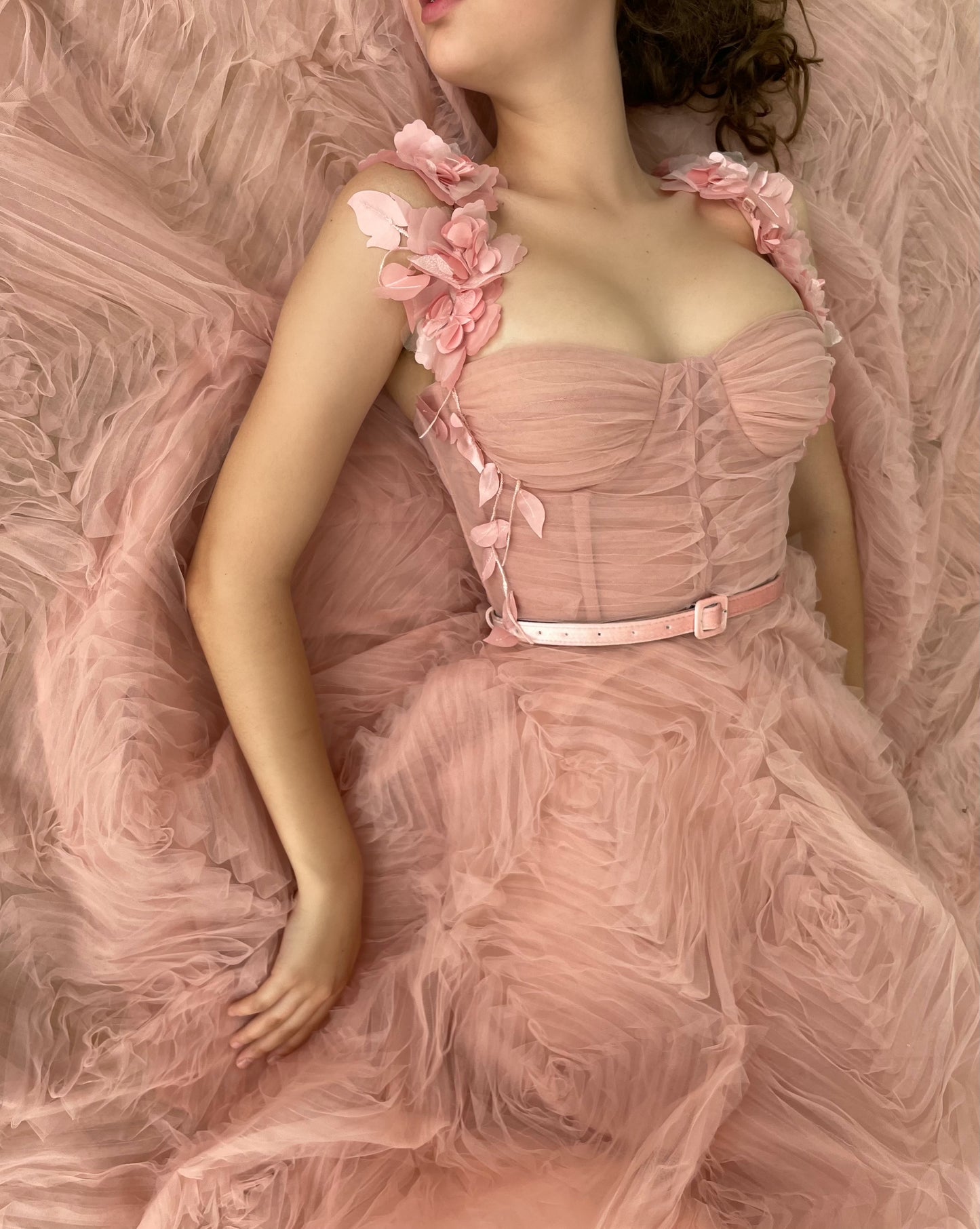 Pink midi dress with belt, embroidery and straps