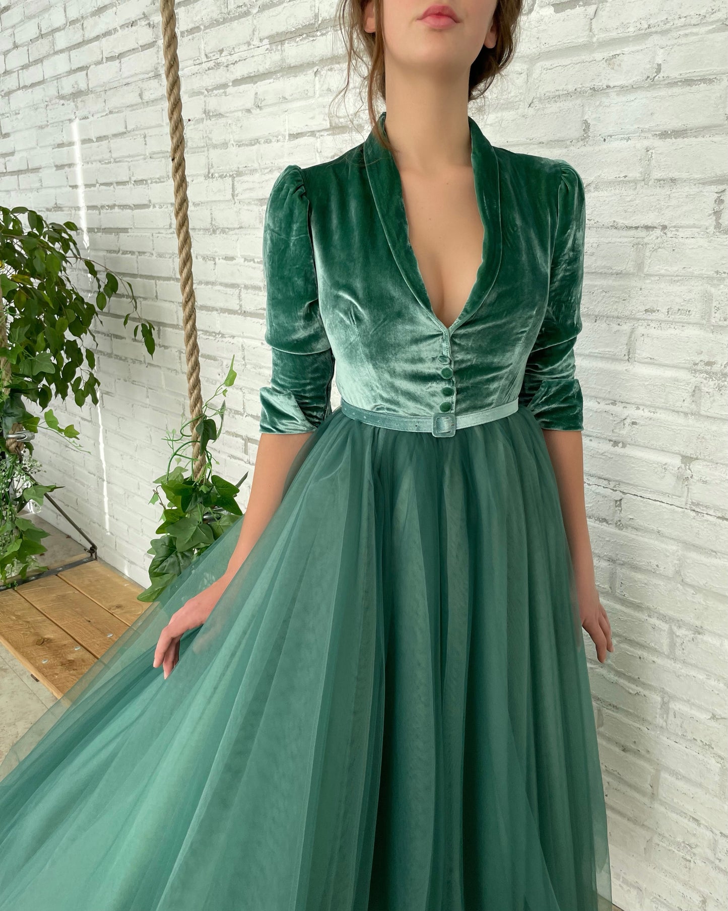 Green midi dress with belt and long sleeves