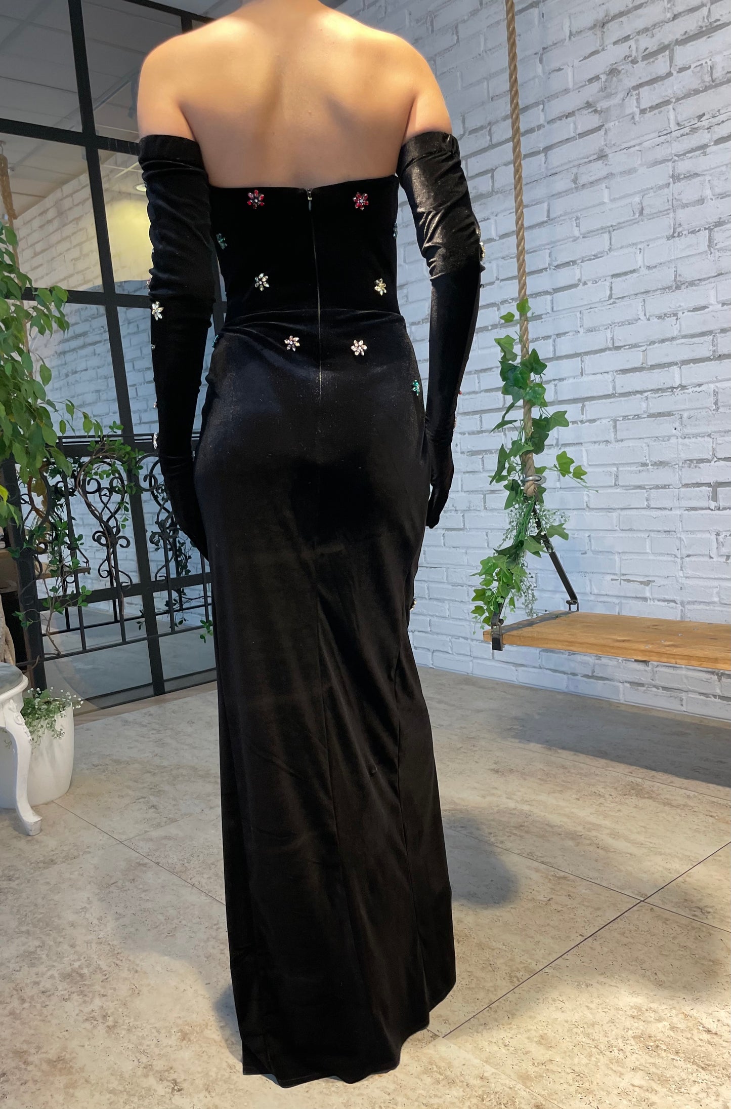 Black mermaid dress with gloves and embroidery