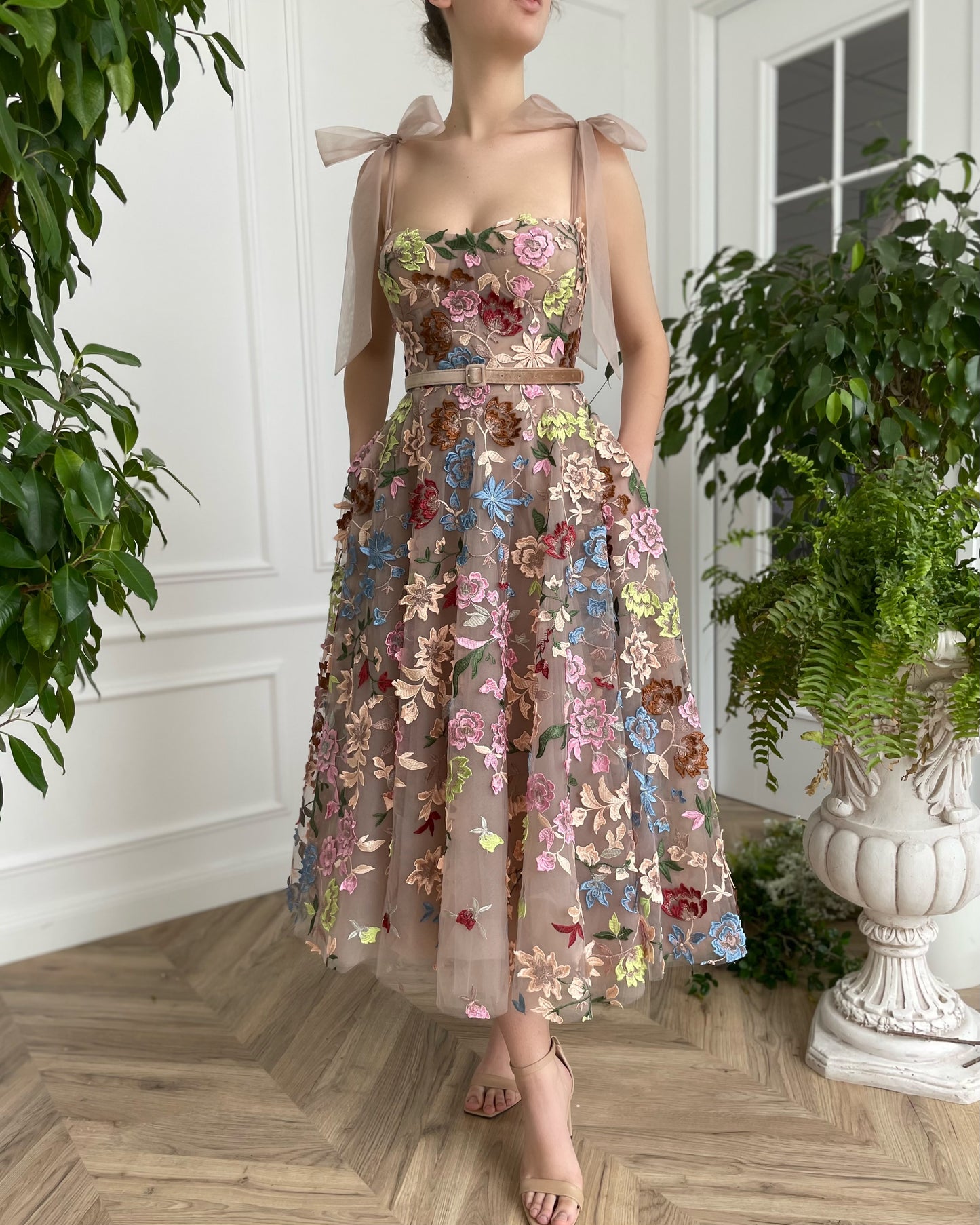 Colorful midi dress with belt, flowers and bow straps