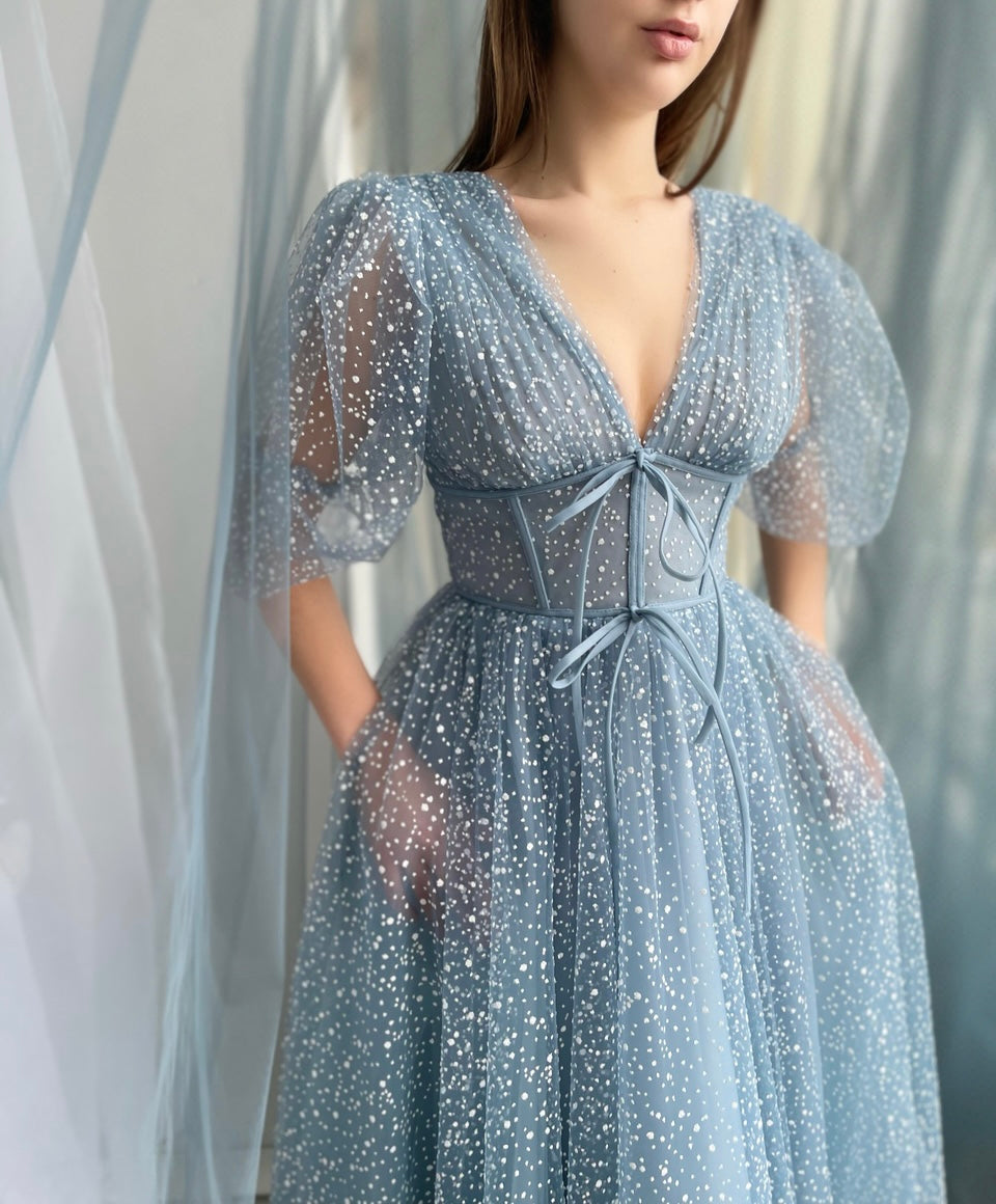 Blue midi dress with short sleeves and v-neck