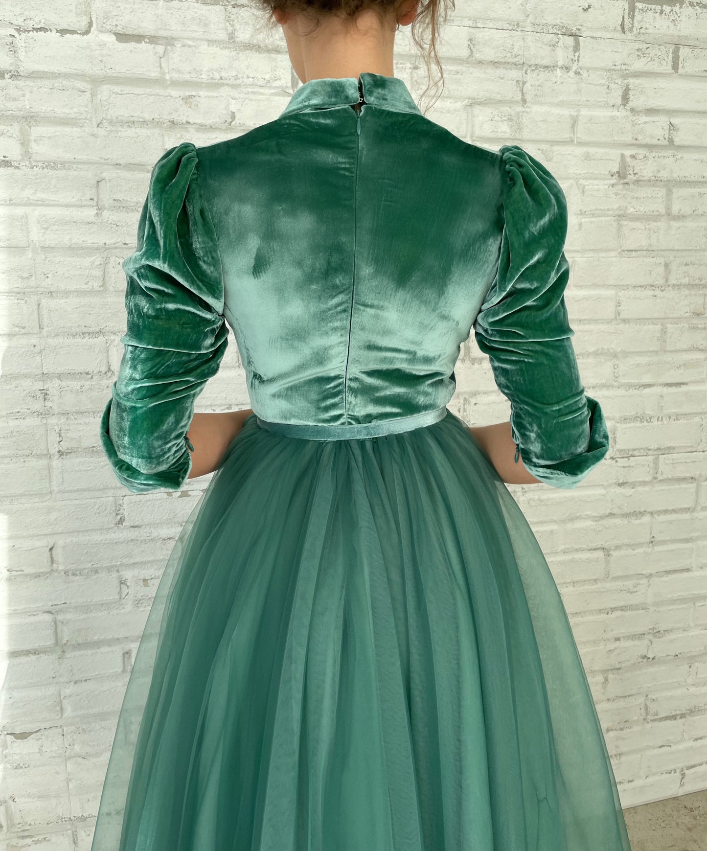 Green midi dress with belt and long sleeves